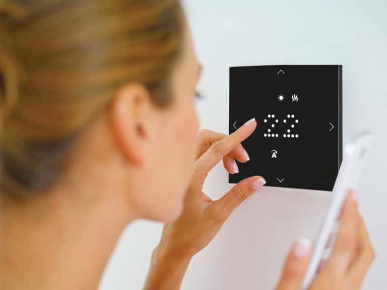 בית חכם ושליטה במערכת חימום תת רצפתי חשמל1